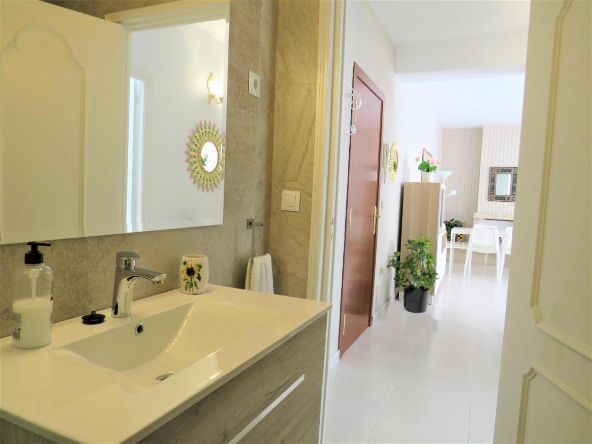Elizabeth Beach Apartment With Seaviews! Torremolinos Buitenkant foto